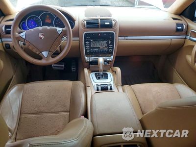 Zdjęcie 8 z 13 samochodu: 2010 PORSCHE CAYENNE GTS VIN:WP1AD2APXALA60527 - miniatura