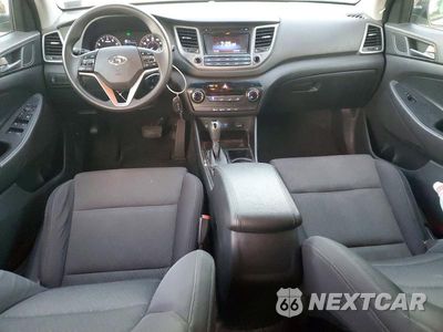 Zdjęcie 8 z 12 samochodu: 2017 HYUNDAI TUCSON SE VIN:KM8J33A49HU336132 - miniatura