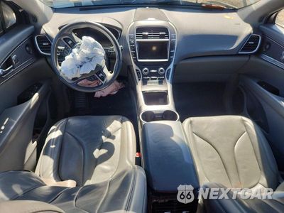 Zdjęcie 8 z 13 samochodu: 2019 LINCOLN NAUTILUS RESERVE VIN:2LMPJ8L90KBL20991 - miniatura