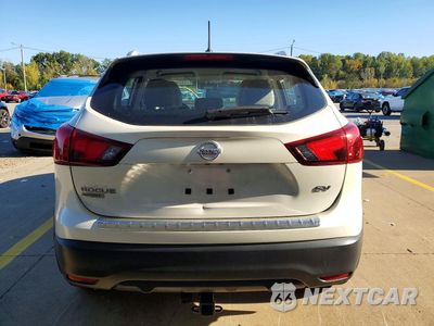 Zdjęcie 6 z 13 samochodu: 2018 NISSAN ROGUE SPORT SV VIN:JN1BJ1CP8JW192189 - miniatura