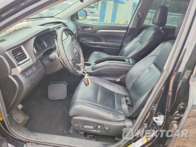 Zdjęcie 7 z 14 samochodu: 2018 TOYOTA HIGHLANDER XLE VIN:5TDKZRFH2JS534082 - miniatura