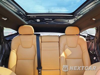 Zdjęcie 10 z 13 samochodu: 2020 VOLVO XC60 T5 MOMENTUM VIN:YV4102RK5L1468743 - miniatura
