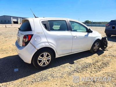 Trzecie zdjęcie samochodu z tyłu: 2013 CHEVROLET SONIC LT VIN:1G1JC6SH2D4136204 - miniatura