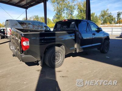 Trzecie zdjęcie samochodu z tyłu: 2018 TOYOTA TUNDRA SR VIN:5TFUM5F18JX077341 - miniatura