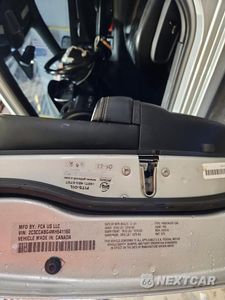 Zdjęcie 12 z 12 samochodu: 2021 CHRYSLER 300 S VIN:2C3CCABG4MH541160 - miniatura