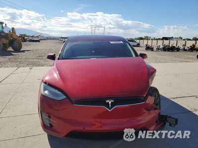Piąte zdjęcie samochodu w środku: 2017 TESLA MODEL X VIN:5YJXCBE29HF059315 - miniatura