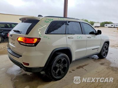Trzecie zdjęcie samochodu z tyłu: 2021 JEEP GRAND CHEROKEE LAREDO VIN:1C4RJEAG9MC785460 - miniatura