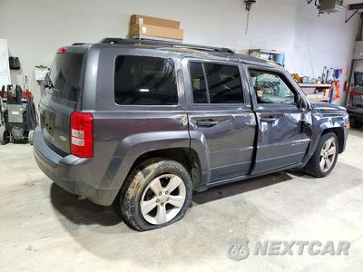 Trzecie zdjęcie samochodu z tyłu: 2016 JEEP PATRIOT LATITUDE VIN:1C4NJRFB5GD542679 - miniatura