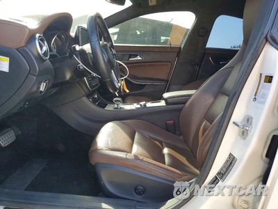 Zdjęcie 7 z 13 samochodu: 2014 MERCEDES-BENZ CLA 45 AMG VIN:WDDSJ5CB5EN062512 - miniatura