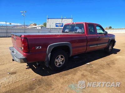 Trzecie zdjęcie samochodu z tyłu: 2004 CHEVROLET SILVERADO K1500 VIN:1GCEK19T84E189816 - miniatura