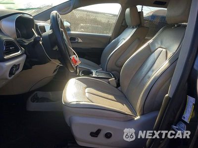 Zdjęcie 7 z 12 samochodu: 2018 CHRYSLER PACIFICA HYBRID LIMITED VIN:2C4RC1N70JR365800 - miniatura