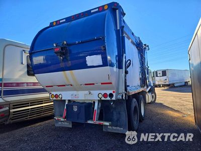 Trzecie zdjęcie samochodu z tyłu: 2015 MACK GU713 REFUSE TRUCK VIN:1M2AV04C5FM012832 - miniatura