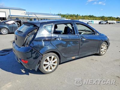 Trzecie zdjęcie samochodu z tyłu: 2013 HYUNDAI ACCENT SE VIN:KMHCU5AE5DU074629 - miniatura