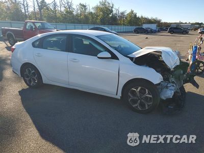 Czwarte zdjęcie samochodu z boku: 2020 KIA FORTE LXS VIN:3KPF24AD3LE206938 - miniatura