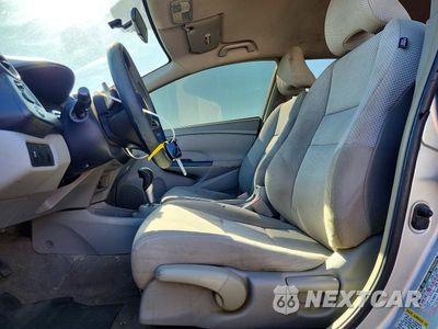 Zdjęcie 7 z 12 samochodu: 2010 HONDA INSIGHT EX VIN:JHMZE2H71AS009493 - miniatura