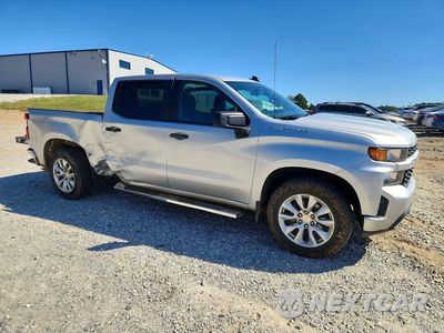 Czwarte zdjęcie samochodu z boku: 2021 CHEVROLET SILVERADO C1500 CUSTOM VIN:3GCPWBEKXMG317790 - miniatura