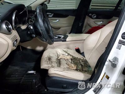 Zdjęcie 7 z 12 samochodu: 2015 MERCEDES-BENZ C 300 4MATIC VIN:55SWF4KB3FU016779 - miniatura