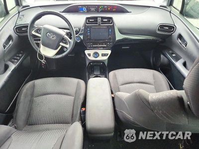Zdjęcie 8 z 12 samochodu: 2017 TOYOTA PRIUS TWO ECO VIN:JTDKARFU4H3042198 - miniatura