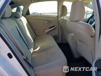 Zdjęcie 10 z 12 samochodu: 2013 TOYOTA PRIUS TWO VIN:JTDKN3DU4D5564882 - miniatura