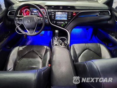 Zdjęcie 8 z 12 samochodu: 2018 TOYOTA CAMRY XSE VIN:4T1B61HK9JU009403 - miniatura