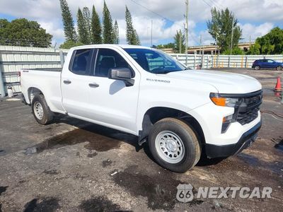 Czwarte zdjęcie samochodu z boku: 2022 CHEVROLET SILVERADO K1500 VIN:1GCRDAED0NZ506203 - miniatura