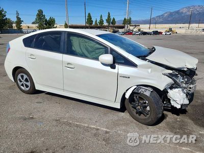 Czwarte zdjęcie samochodu z boku: 2015 TOYOTA PRIUS TWO VIN:JTDKN3DU2F1994792 - miniatura