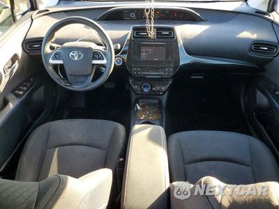 Zdjęcie 8 z 12 samochodu: 2016 TOYOTA PRIUS TWO VIN:JTDKBRFU0G3502176 - miniatura