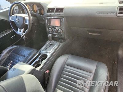 Zdjęcie 8 z 12 samochodu: 2013 DODGE CHALLENGER SXT VIN:2C3CDYAG8DH611377 - miniatura