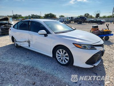 Czwarte zdjęcie samochodu z boku: 2019 TOYOTA CAMRY LE VIN:4T1B11HKXKU704487 - miniatura