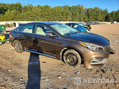 Czwarte zdjęcie samochodu z boku: 2016 HYUNDAI SONATA SPORT VIN:5NPE34AF9GH328893 - miniatura