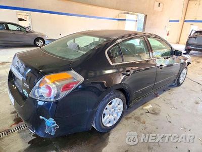 Trzecie zdjęcie samochodu z tyłu: 2012 NISSAN ALTIMA BASE VIN:1N4AL2AP7CN454794 - miniatura
