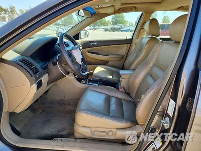 Zdjęcie 7 z 12 samochodu: 2006 HONDA ACCORD EX VIN:1HGCM66516A069937 - miniatura