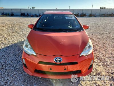 Piąte zdjęcie samochodu w środku: 2012 TOYOTA PRIUS C THREE VIN:JTDKDTB32C1003132 - miniatura