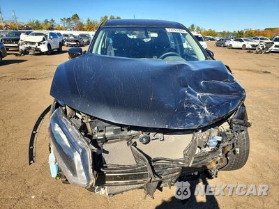 Piąte zdjęcie samochodu w środku: 2016 NISSAN ROGUE S VIN:JN8AT2MV0GW152756 - miniatura