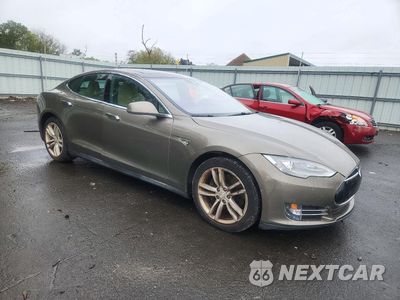 Czwarte zdjęcie samochodu z boku: 2015 TESLA MODEL S 90D VIN:5YJSA1V27FF097407 - miniatura