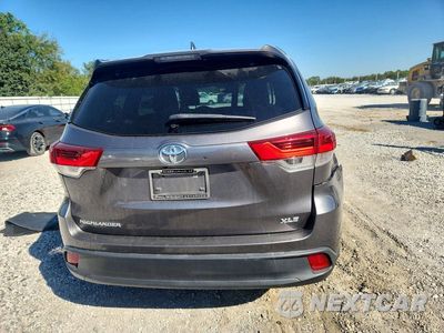 Zdjęcie 6 z 13 samochodu: 2019 TOYOTA HIGHLANDER XLE VIN:5TDKZRFH7KS366571 - miniatura