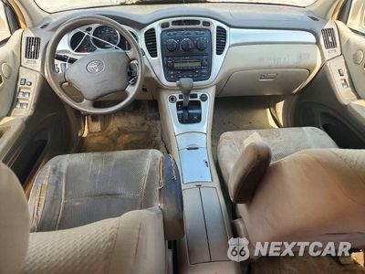 Zdjęcie 8 z 13 samochodu: 2006 TOYOTA HIGHLANDER BASE VIN:JTEGD21A960143703 - miniatura