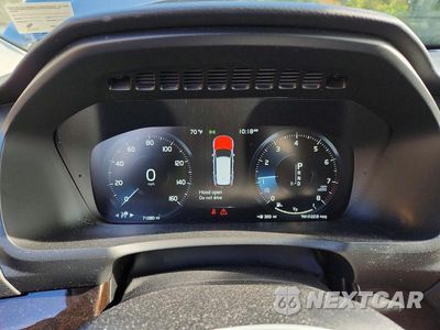 Zdjęcie 9 z 13 samochodu: 2017 VOLVO XC90 T6 VIN:YV4A22PK7H1110029 - miniatura