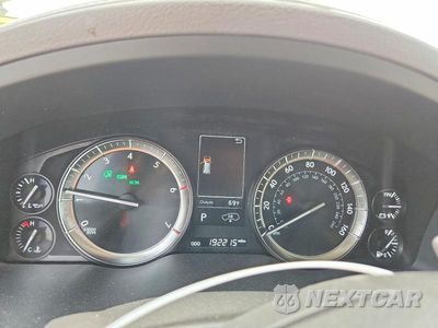 Zdjęcie 9 z 13 samochodu: 2016 LEXUS LX 570 VIN:JTJHY7AXXG4218057 - miniatura
