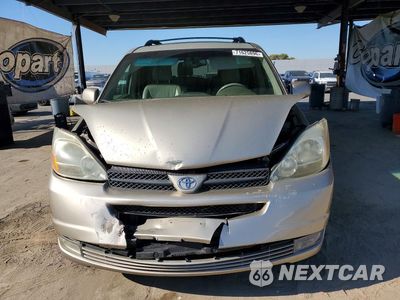 Piąte zdjęcie samochodu w środku: 2004 TOYOTA SIENNA XLE 7 PASSENGER VIN:5TDZA22CX4S215380 - miniatura