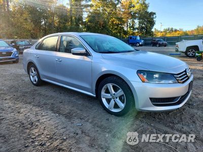 Czwarte zdjęcie samochodu z boku: 2013 VOLKSWAGEN PASSAT SE VIN:1VWBP7A37DC009799 - miniatura