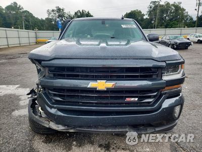 Piąte zdjęcie samochodu w środku: 2017 CHEVROLET SILVERADO K1500 LT VIN:1GCVKREH1HZ382579 - miniatura