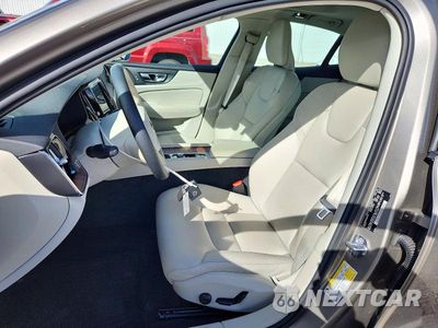 Zdjęcie 7 z 12 samochodu: 2019 VOLVO S60 T5 MOMENTUM VIN:7JR102FK3KG014415 - miniatura