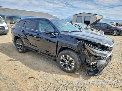 Czwarte zdjęcie samochodu z boku: 2024 TOYOTA HIGHLANDER XLE VIN:5TDKDRBH6RS528995 - miniatura
