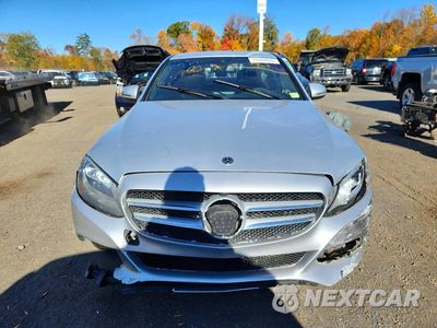 Piąte zdjęcie samochodu w środku: 2018 MERCEDES-BENZ C 300 4MATIC VIN:55SWF4KB4JU241169 - miniatura