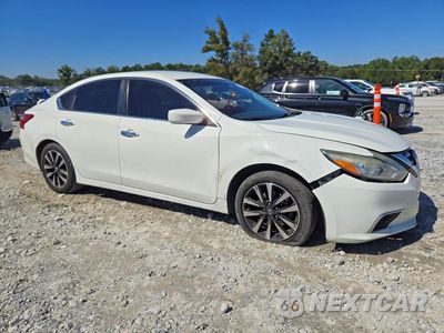 Czwarte zdjęcie samochodu z boku: 2018 NISSAN ALTIMA 2.5 SV VIN:1N4AL3AP1JC140671 - miniatura