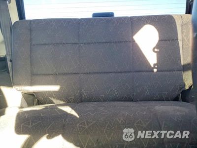 Zdjęcie 10 z 13 samochodu: 2002 JEEP WRANGLER / TJ SPORT VIN:1J4FA49S52P717257 - miniatura