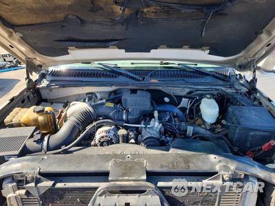 Zdjęcie 11 z 12 samochodu: 2004 CHEVROLET SILVERADO K3500 VIN:1GCJK331X4F147031 - miniatura