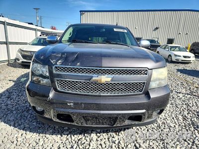 Piąte zdjęcie samochodu w środku: 2010 CHEVROLET SUBURBAN K1500 LTZ VIN:1GNUKKE36AR103826 - miniatura
