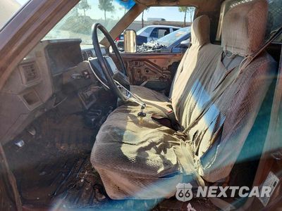 Zdjęcie 7 z 12 samochodu: 1985 TOYOTA PICKUP COMMERCIAL / CAMPER RN55 VIN:JT5RN55D7F5034395 - miniatura
